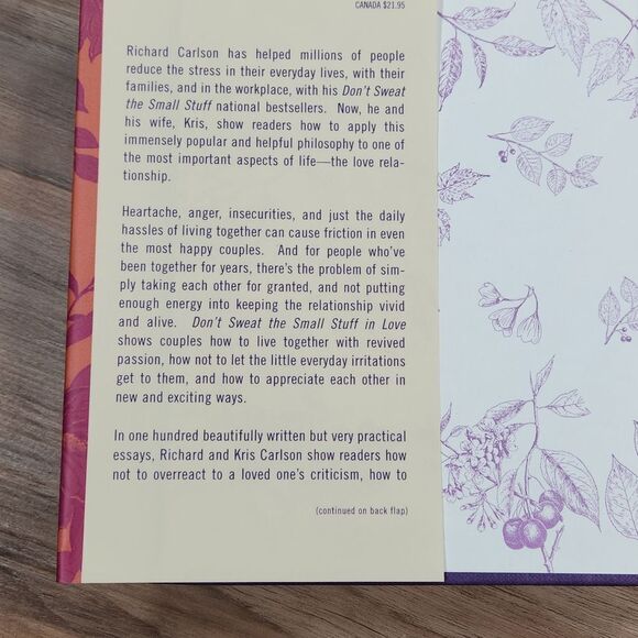 🔺️NWOT Don't Sweat the Small Stuff in Love Book - Picture 3 of 5
